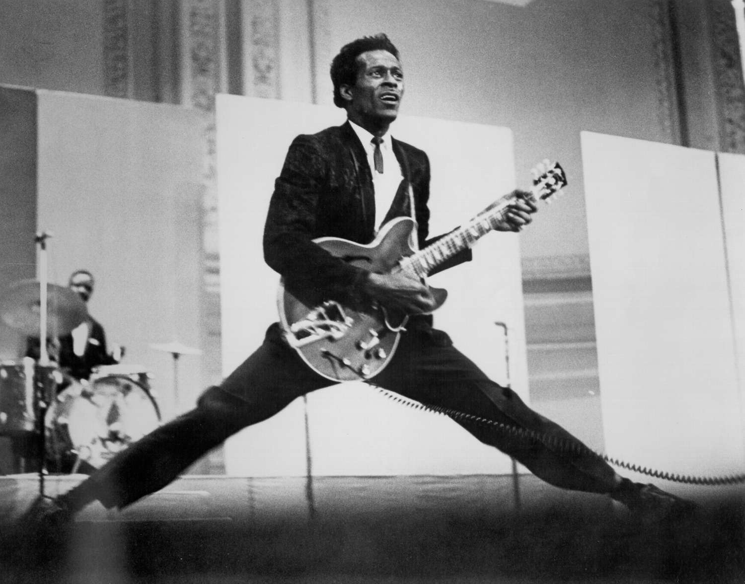 chuck berry does the splits 74254325 5c008539c9e77c0001a71f6c