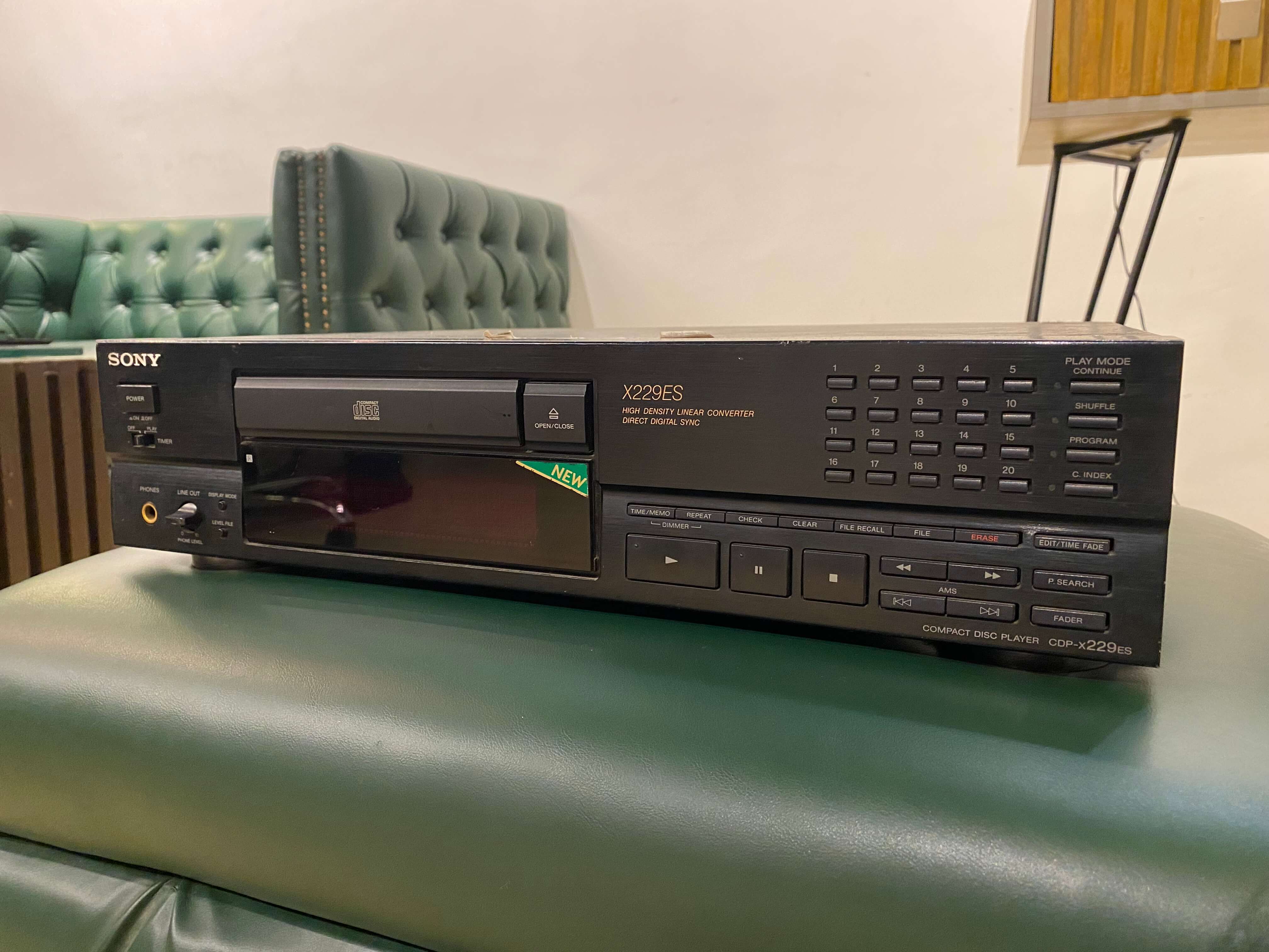Pre-owned Sony CDP-X229ES CD Player