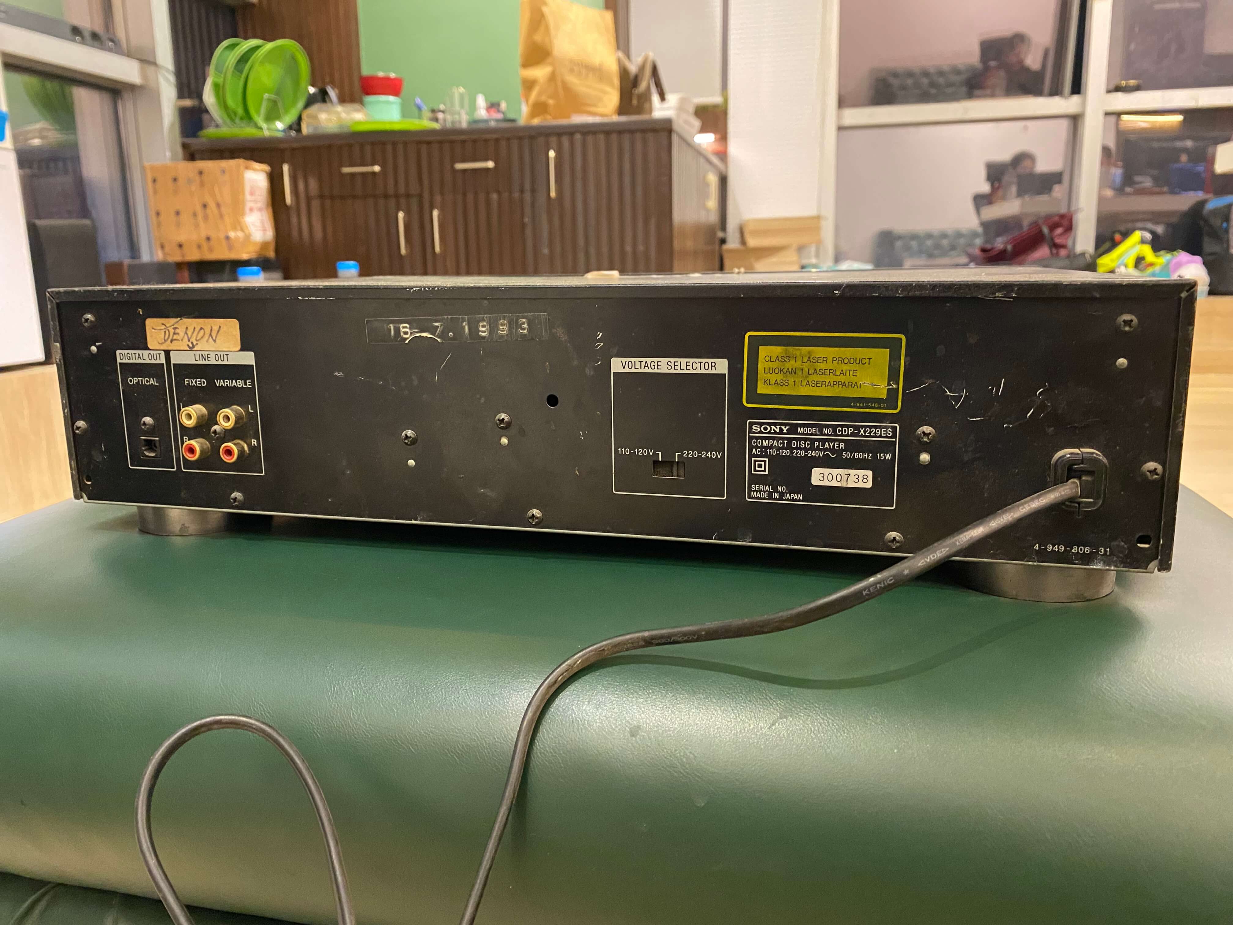 Pre-owned Sony CDP-X229ES CD Player